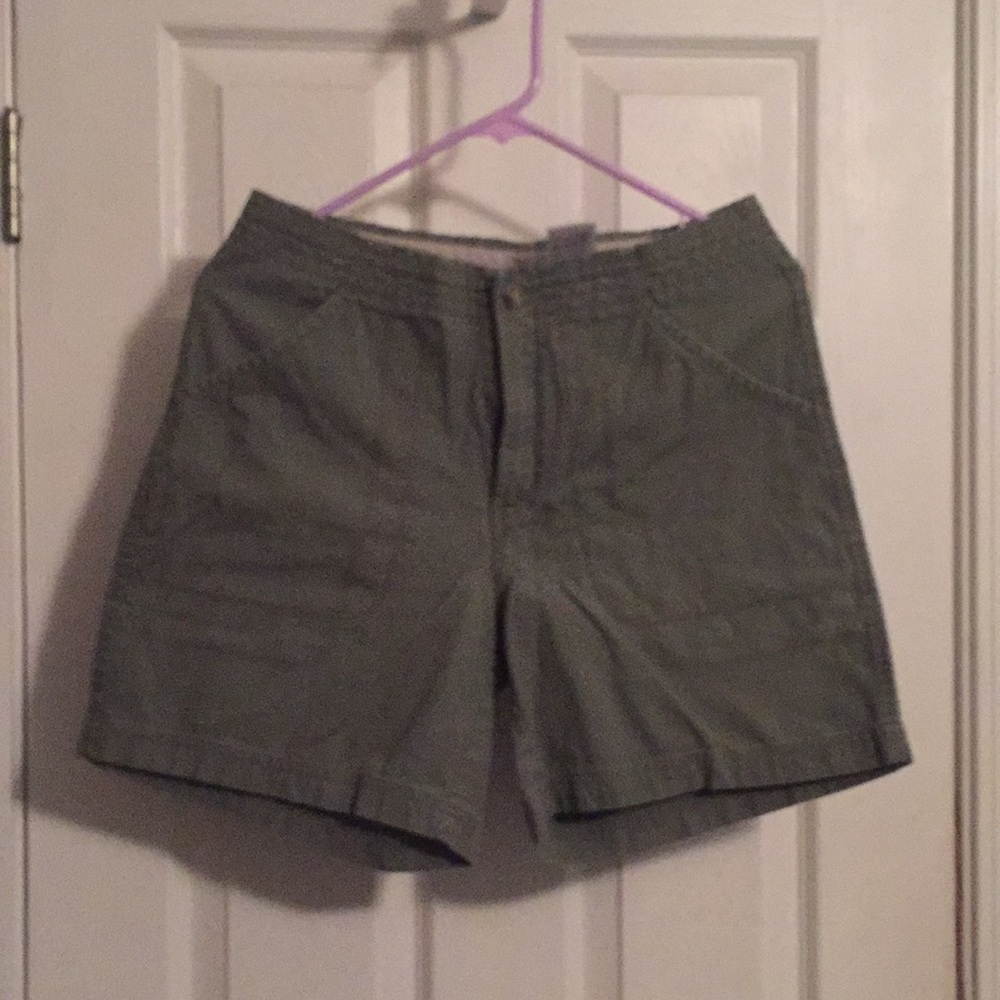 SOLD Hiking shorts - Picture 1 of 4
